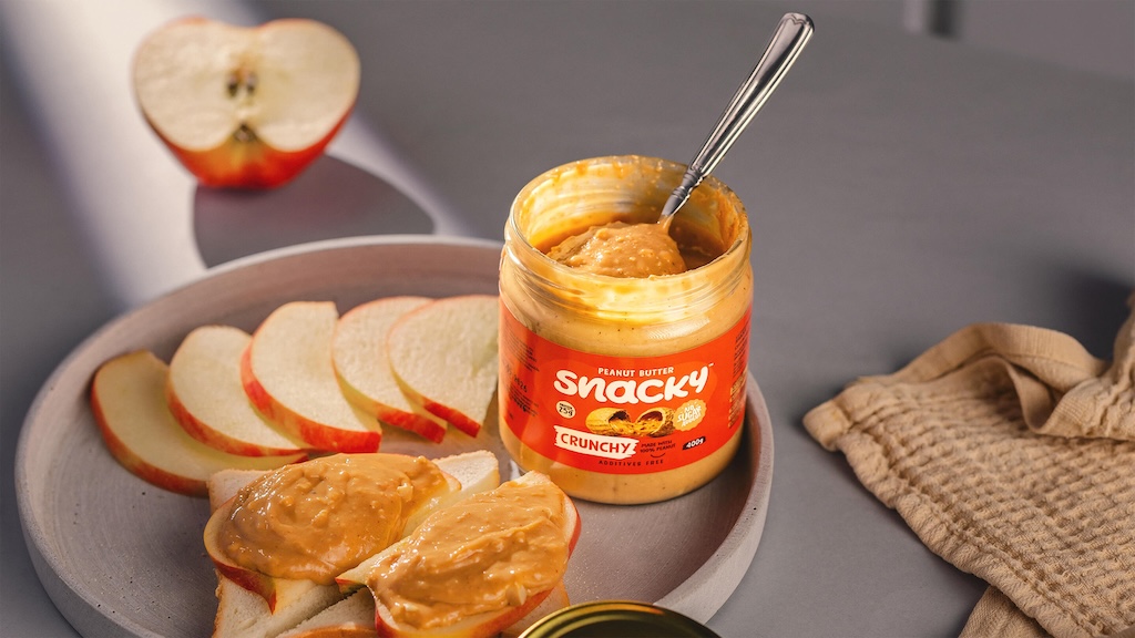 Snacky Crunchy 400g Peanut Butter Snacky Crunchy 400g მიწისთხილის კარაქი ვაშლის ნაჭრებთან ერთად