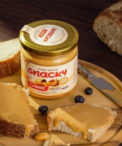 Snacky Classic 400გ მიწისთხილის კარაქი პურზე წასმული